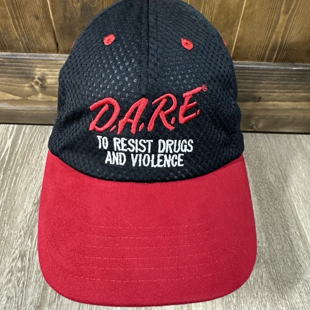 VTG NWOT RARE D.A.R.E. Classic mesh black red SnapBack hat Breathable 80 90s 00s